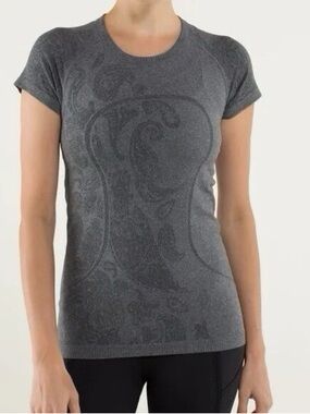 Lululemon swiftly tech short sleeve